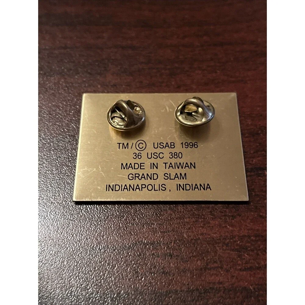Vintage 1996 Atlanta‎ Olympics Team USA Dream Team Basketball Lapel Hat Pin